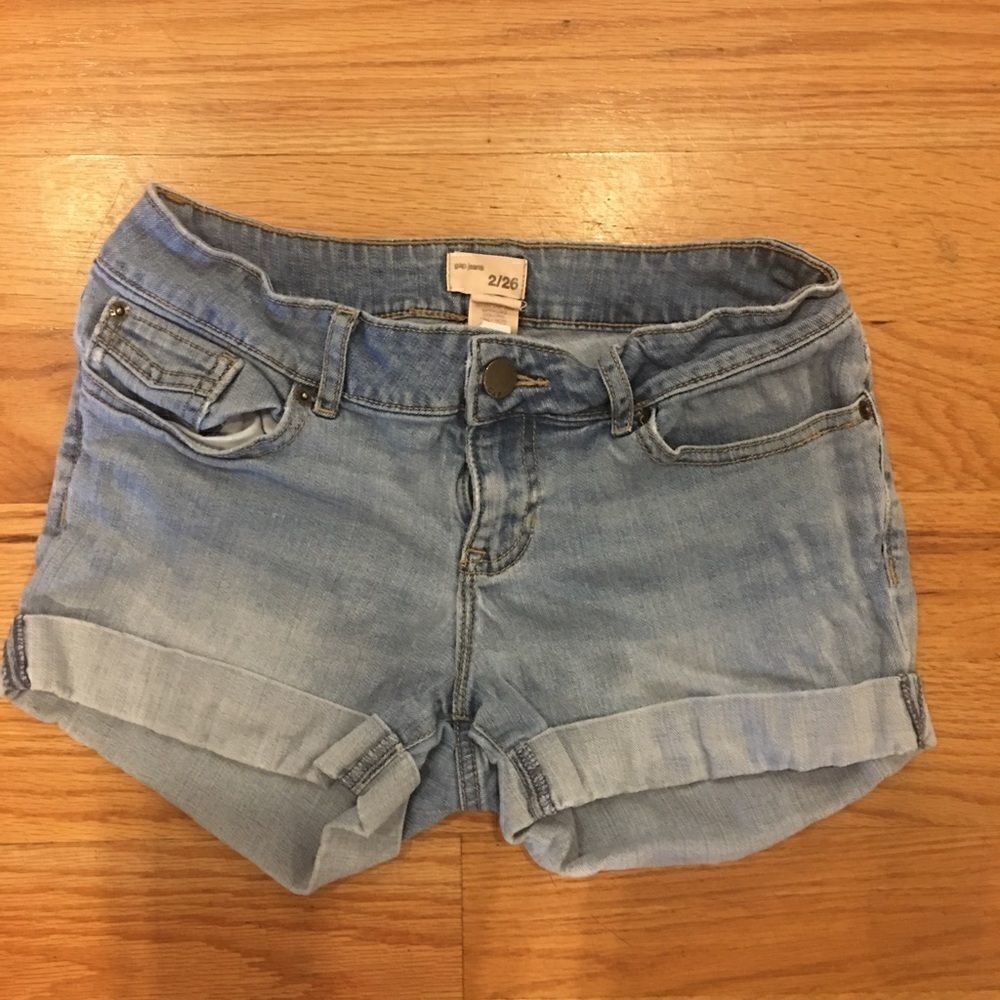 Gap size 2 blue cuffed jean shorts